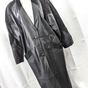 DIRECT ACTION! STUNNING FINE BLACK LEATHER, SUEDE, EMBROIDERED DETAIL COAT! SZ M